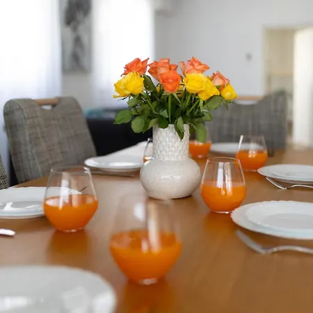 Apartment Luxury Strana *