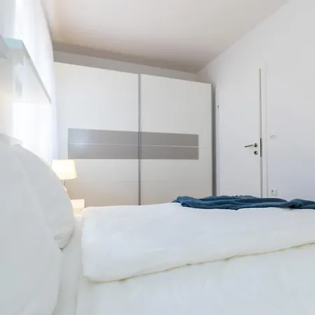 Luxury Strana Apartment *